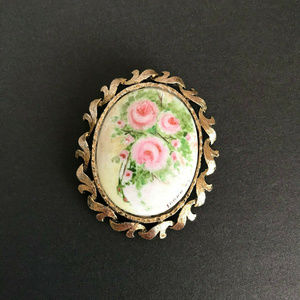 Soran 99 Floral Flowers Pink White Oval Pin Brooch